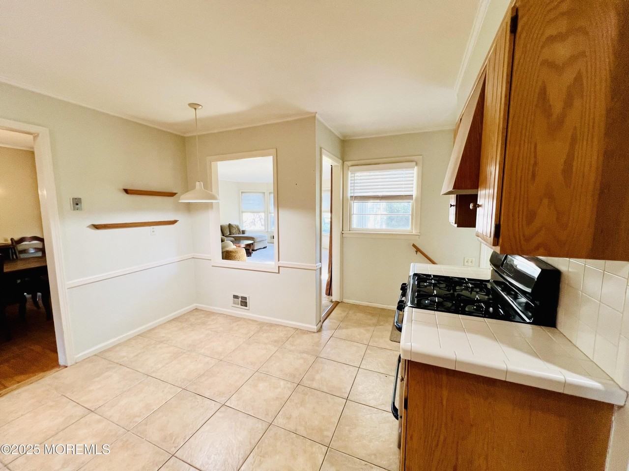 8 Corey Dr - Photo 6 of 25