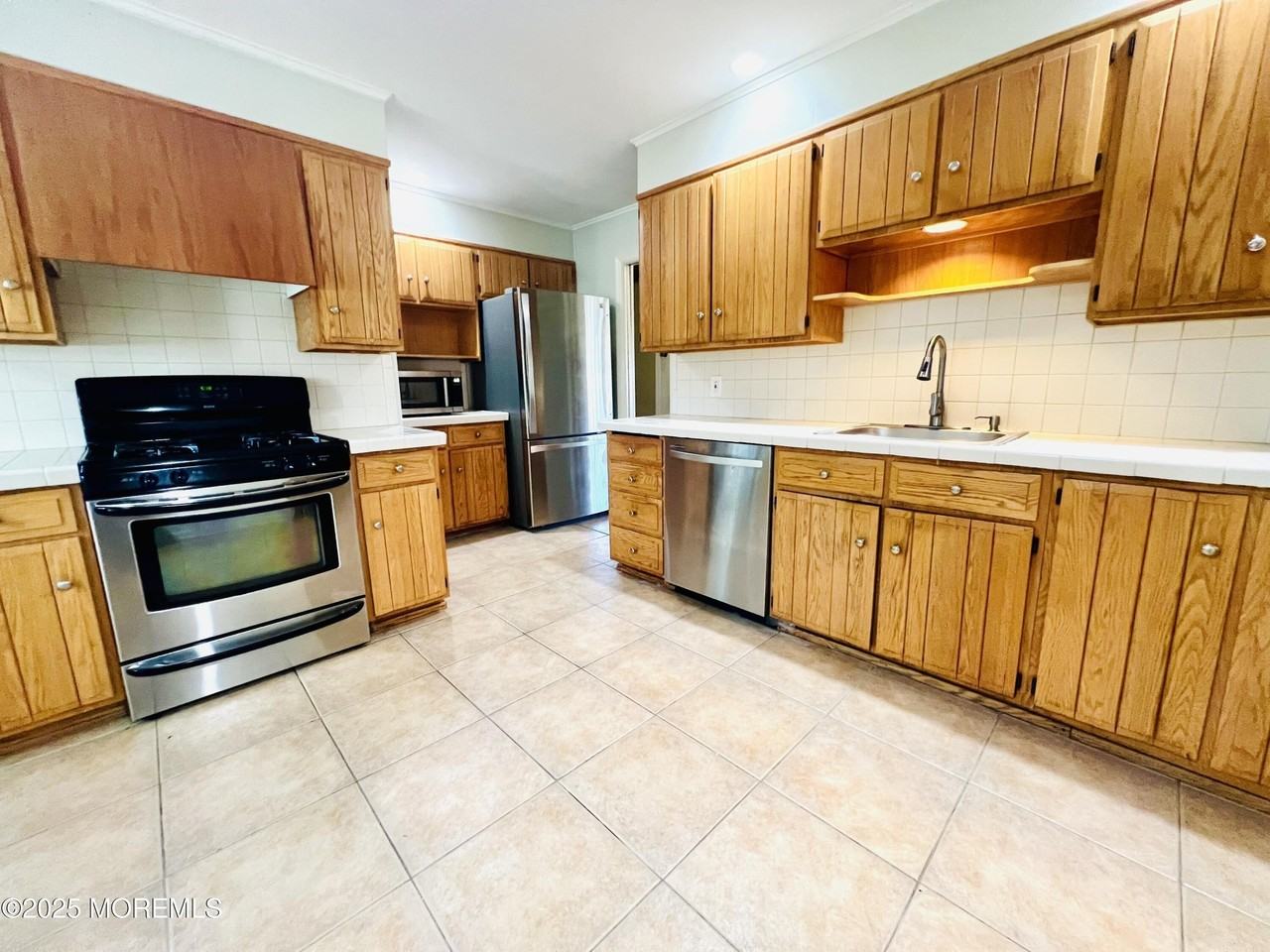 8 Corey Dr - Photo 7 of 25