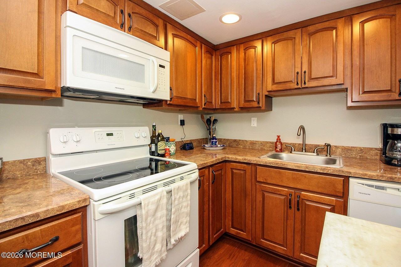 15 Garfield Ave #102 - Photo 7 of 19