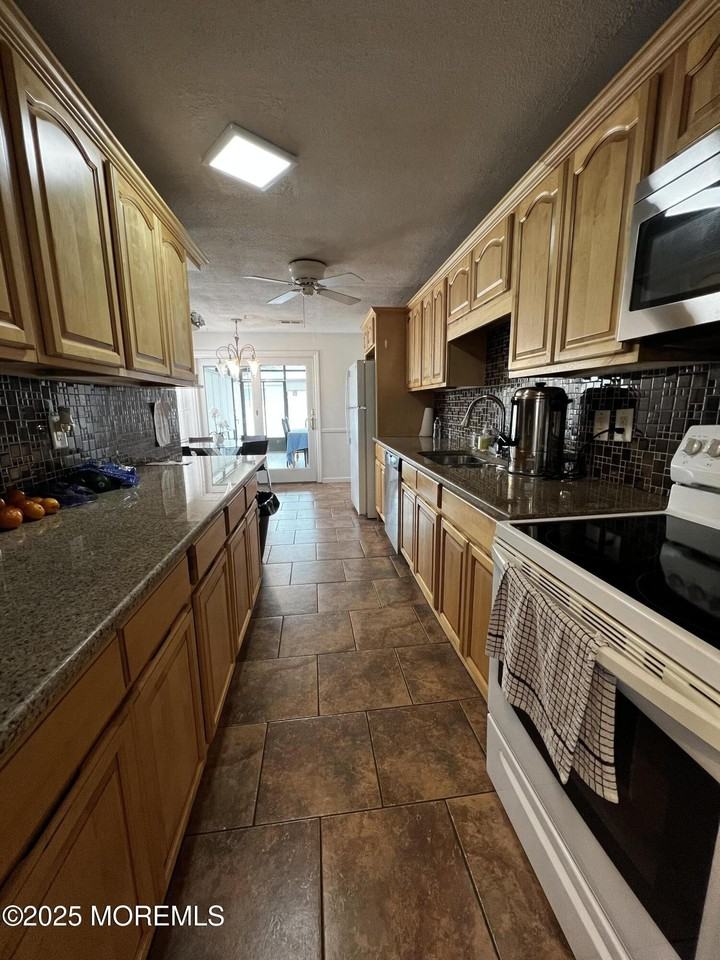 1000 Woodgate Ave - Photo 5 of 13