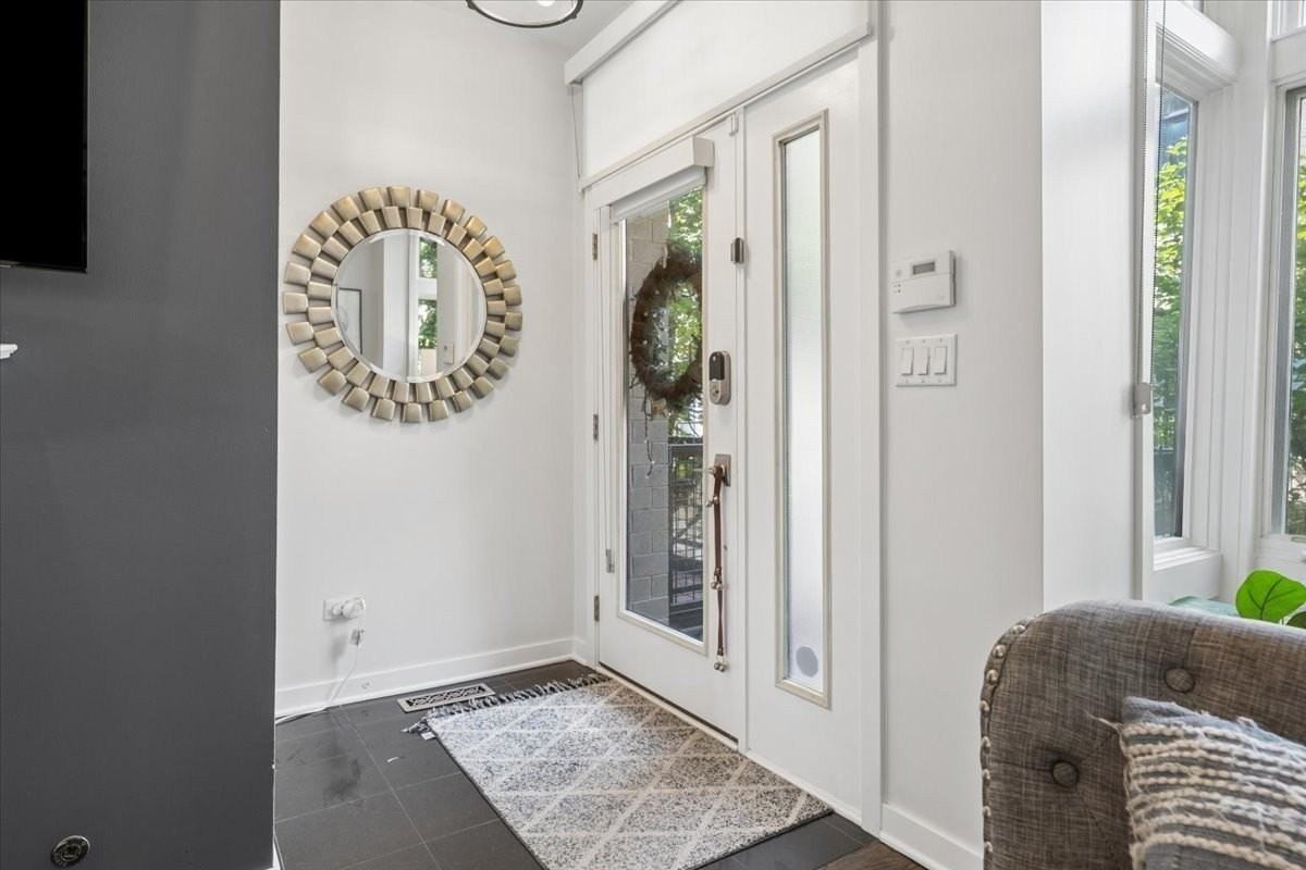 1713 W Diversey Pkwy #D - Photo 3 of 34