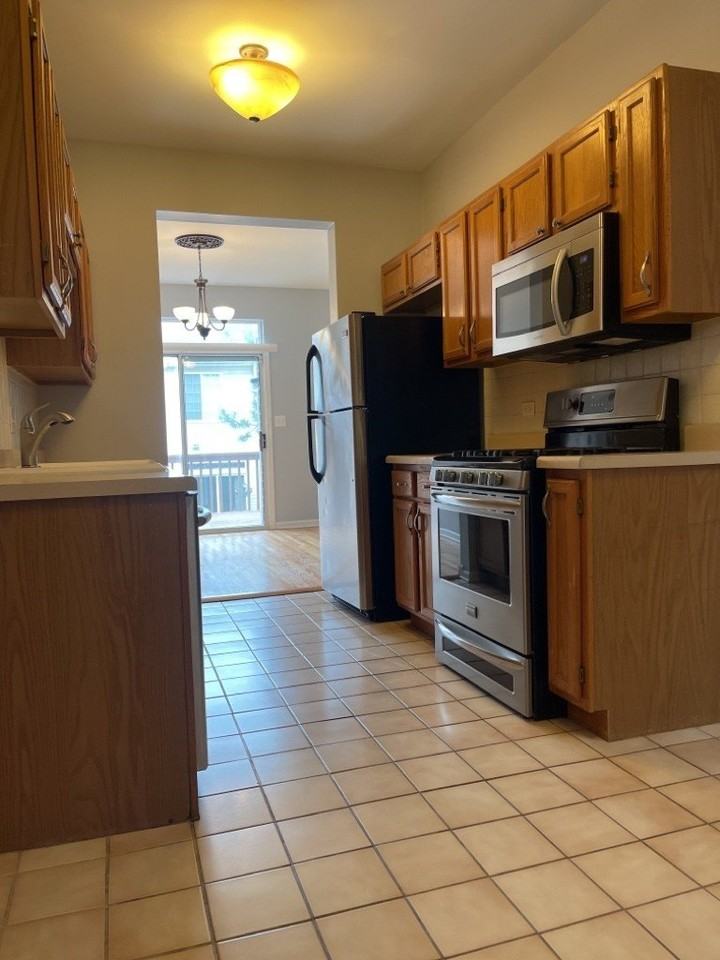 930 Mesa Dr - Photo 2 of 25