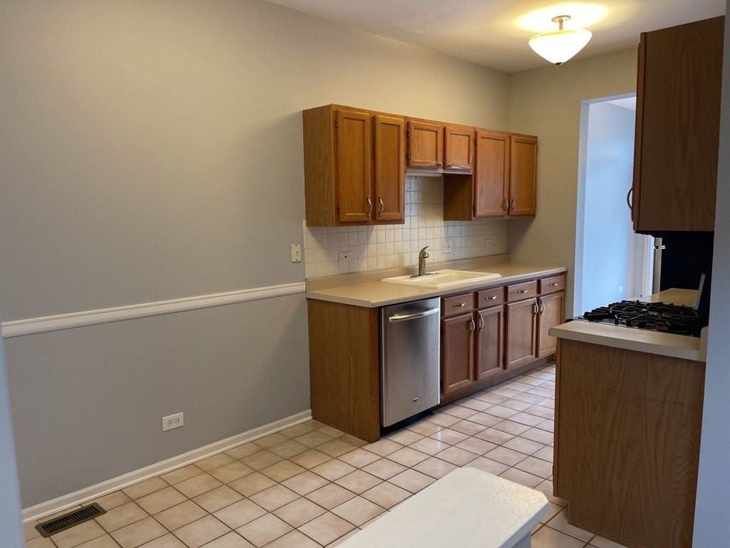 930 Mesa Dr - Photo 4 of 25