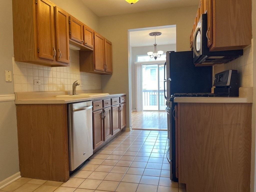 930 Mesa Dr - Photo 5 of 25