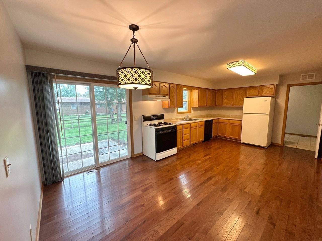7103 Hiawatha Dr - Photo 2 of 24