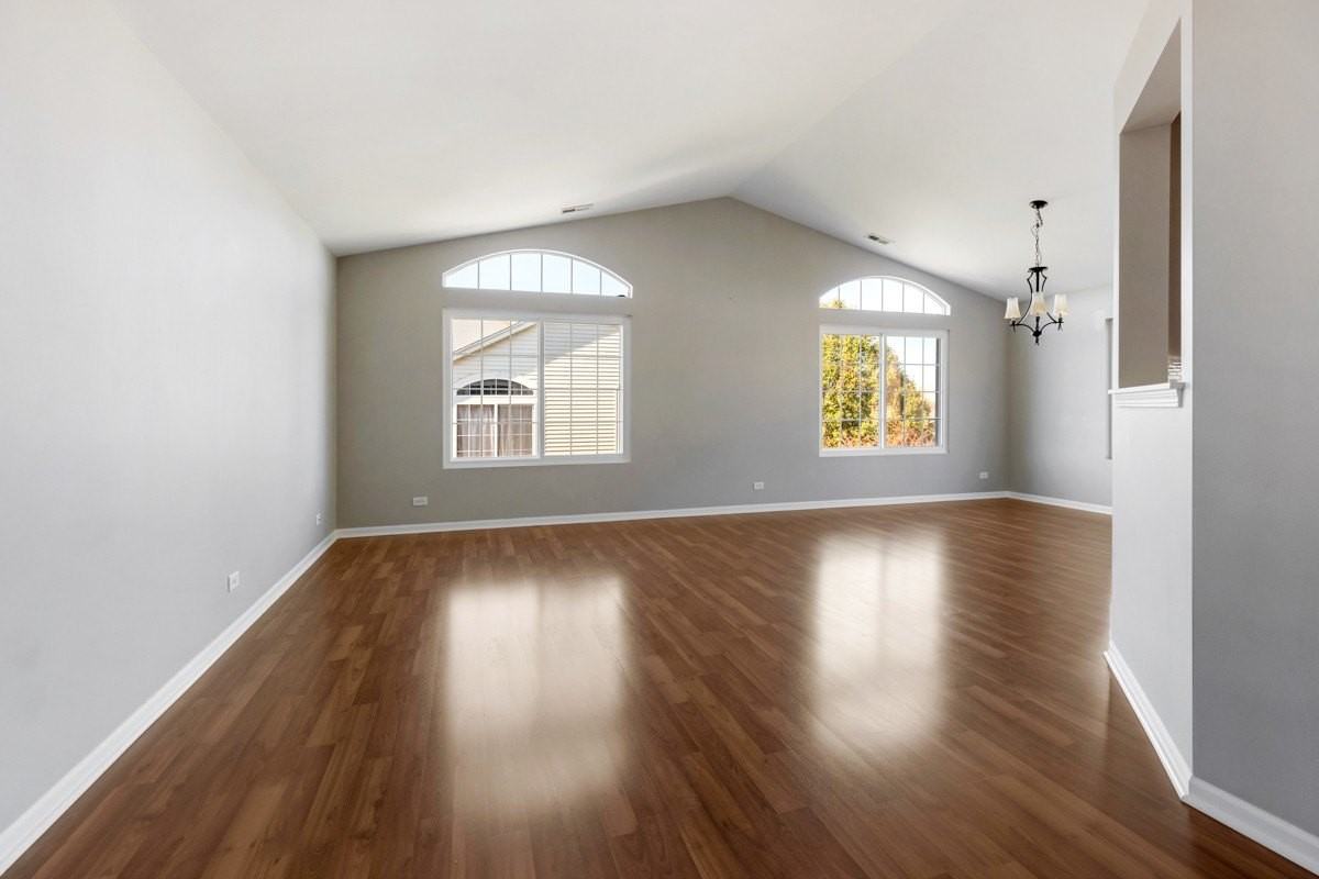 1638 Fredericksburg Ln #1638 - Photo 3 of 24