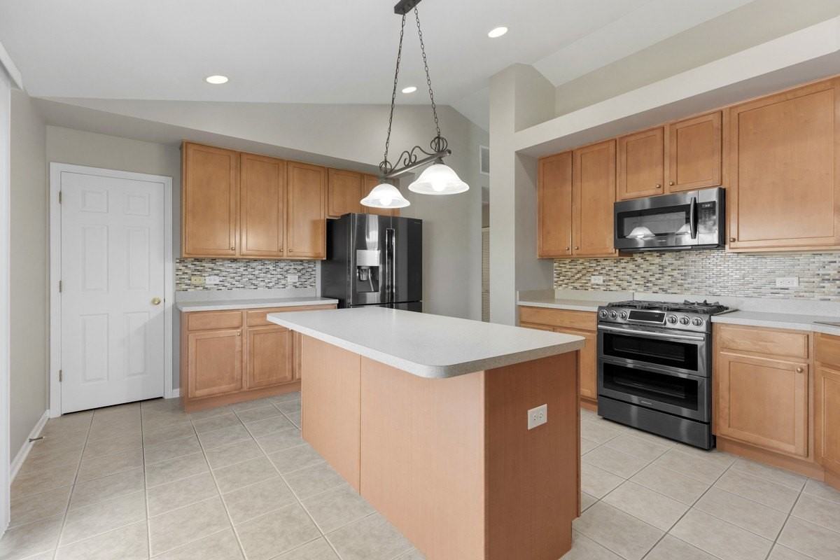 1638 Fredericksburg Ln #1638 - Photo 6 of 24