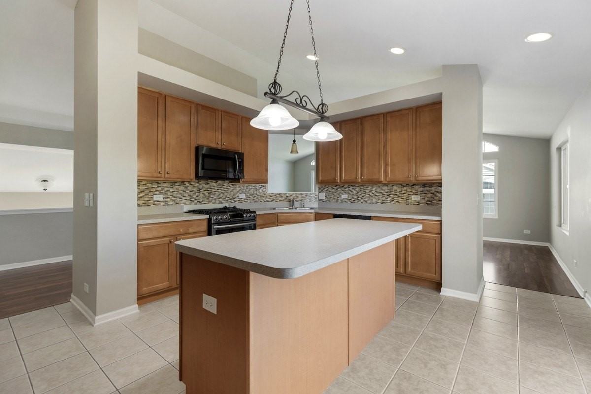 1638 Fredericksburg Ln #1638 - Photo 7 of 24