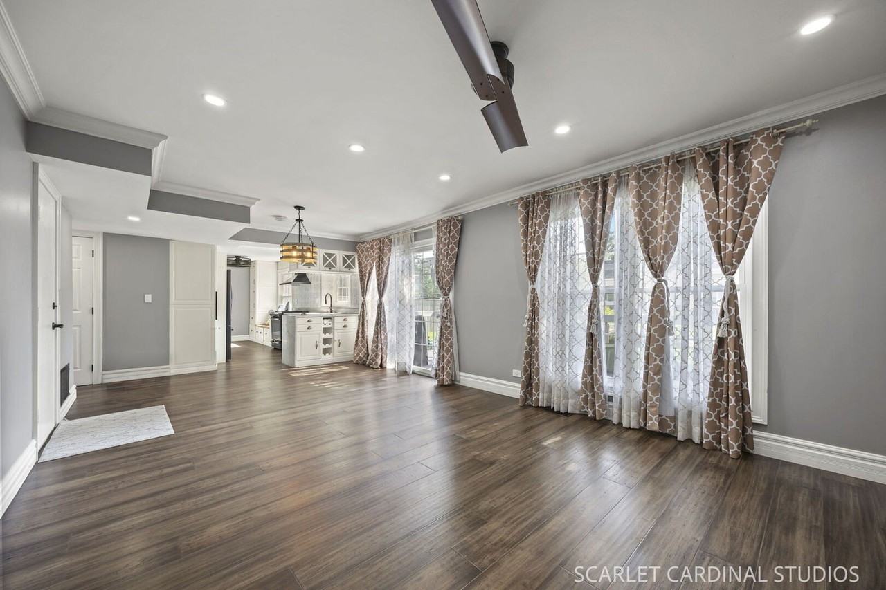 309 Newport Ln - Photo 4 of 22