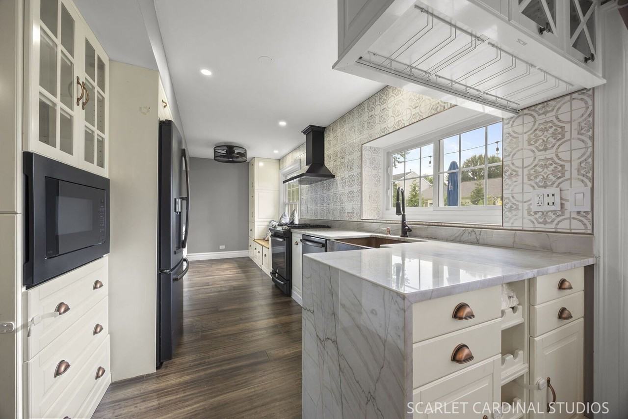 309 Newport Ln - Photo 6 of 22