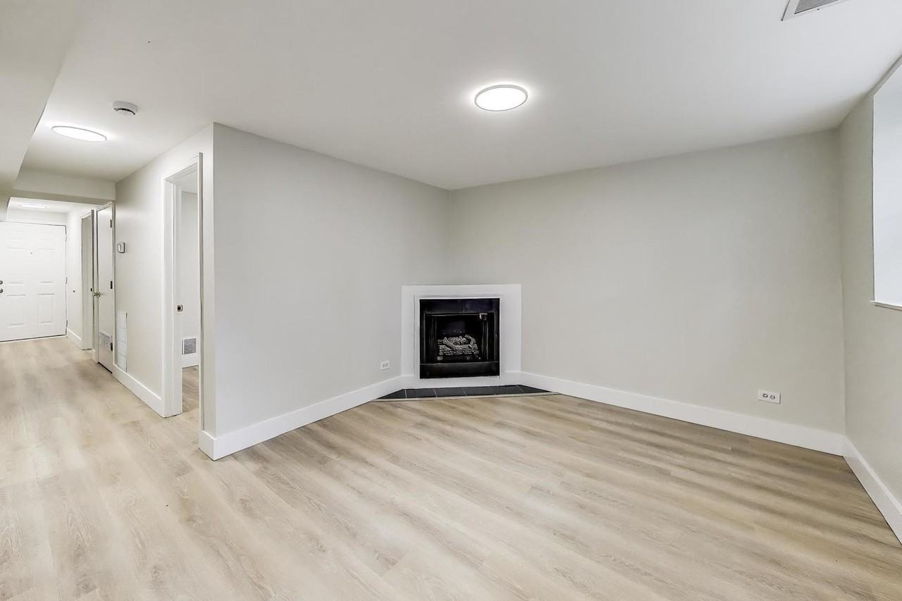 1938 W Melrose St #1 - Photo 4 of 17