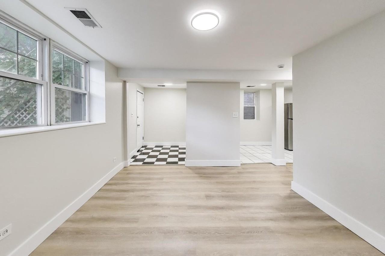 1938 W Melrose St #1 - Photo 6 of 17