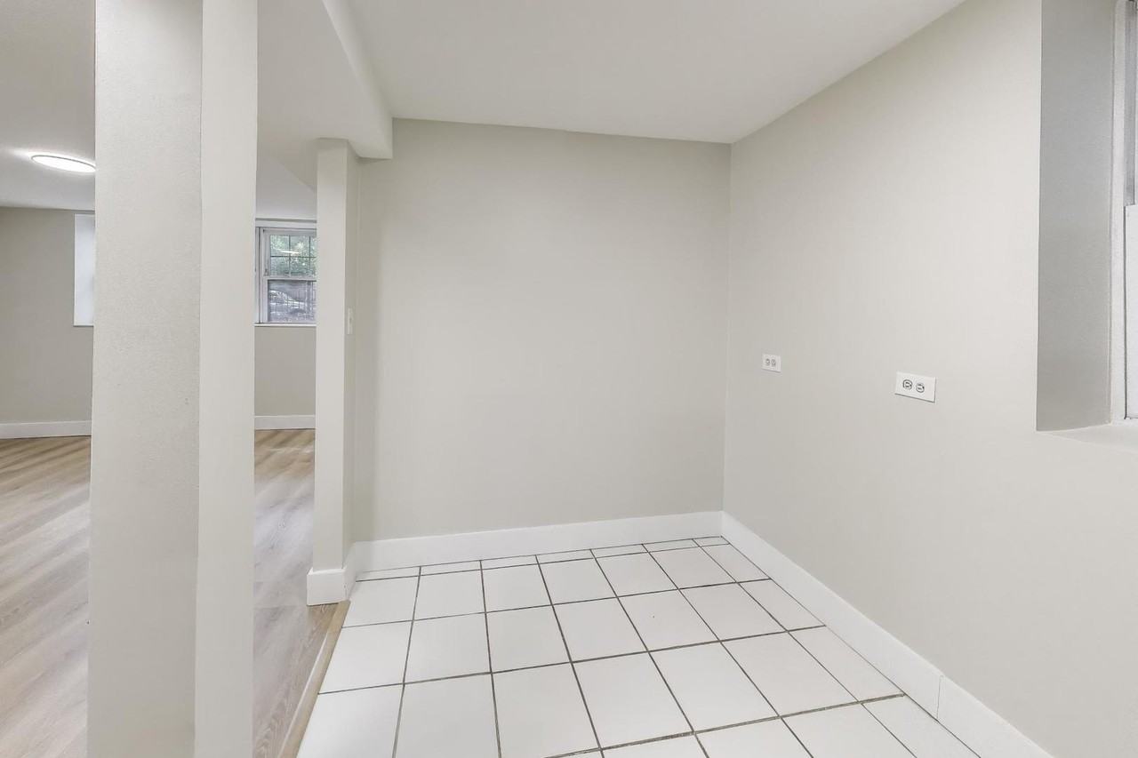 1938 W Melrose St #1 - Photo 7 of 17
