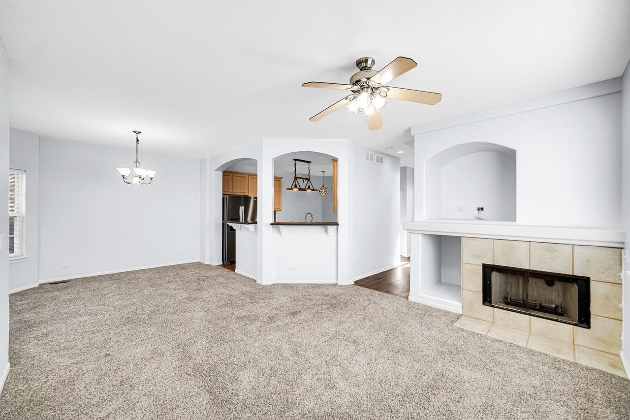 1252 Townes Cir - Photo 7 of 30