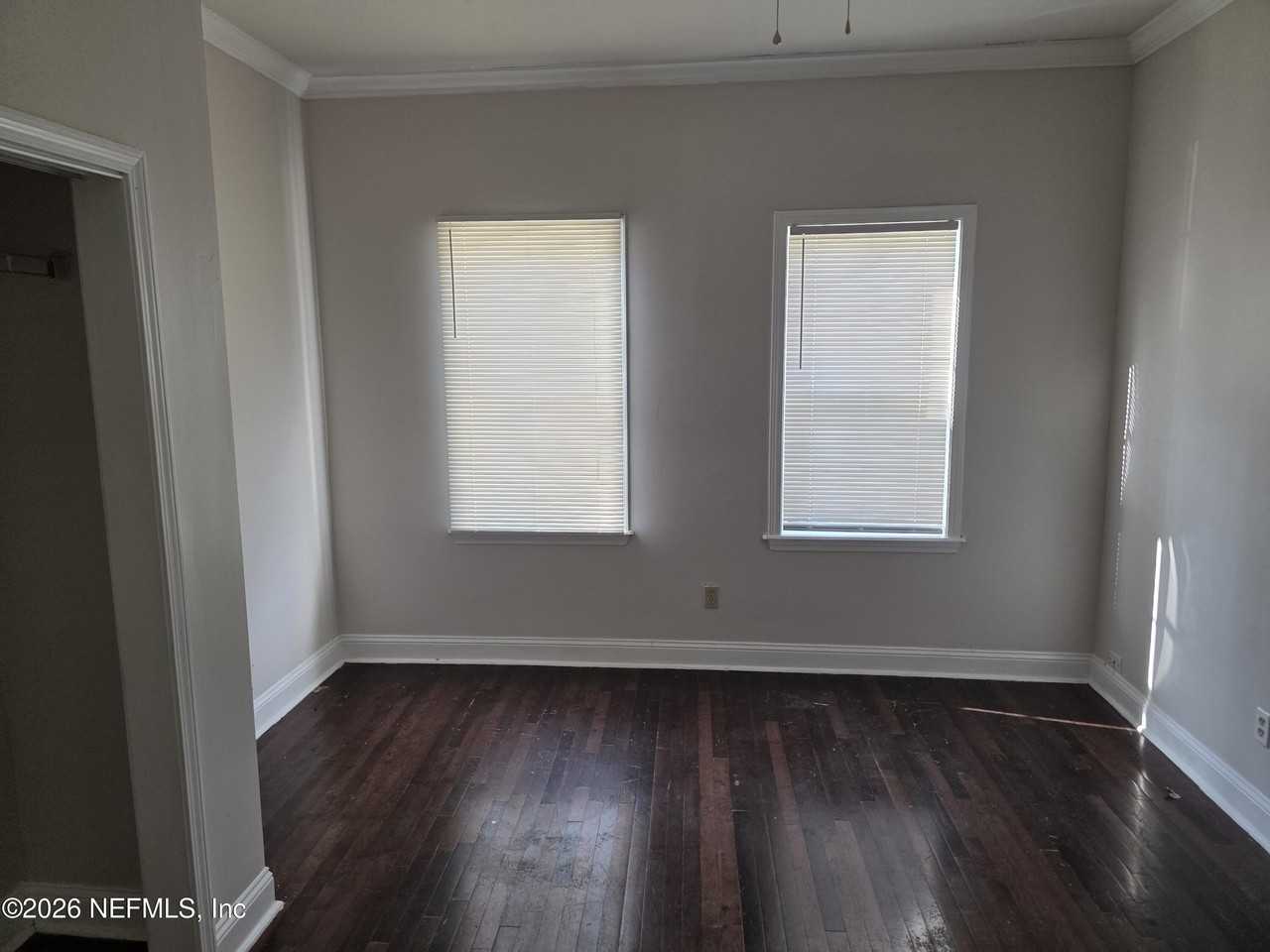 2039 Franklin St - Photo 5 of 8