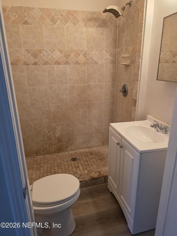 2039 Franklin St - Photo 7 of 8
