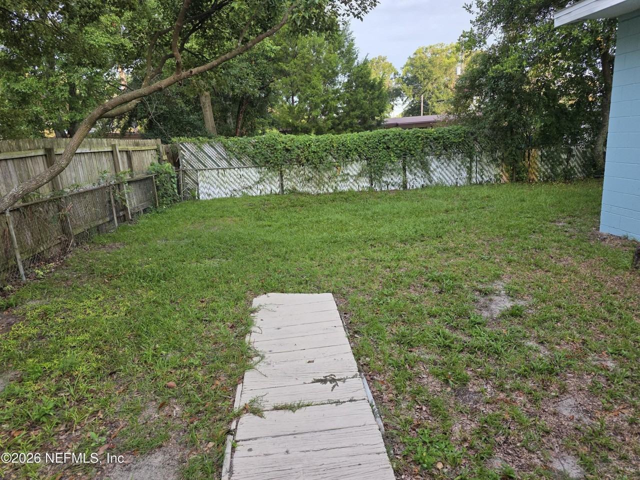 11428 Harlan Dr - Photo 3 of 18