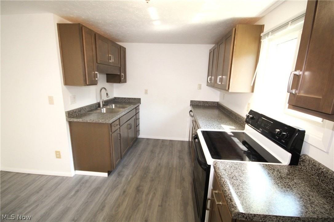 1162 Jackson St - Photo 5 of 17