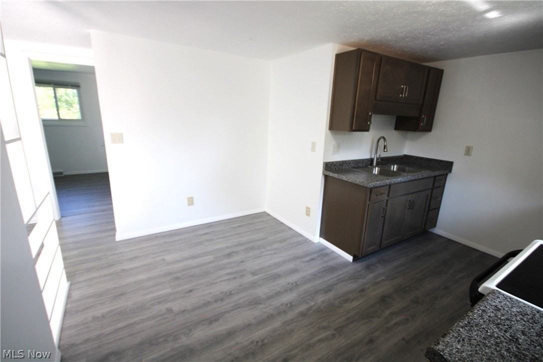 1162 Jackson St - Photo 6 of 17