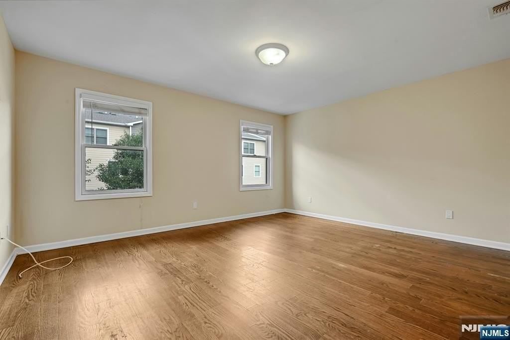 244 James St - Photo 4 of 24