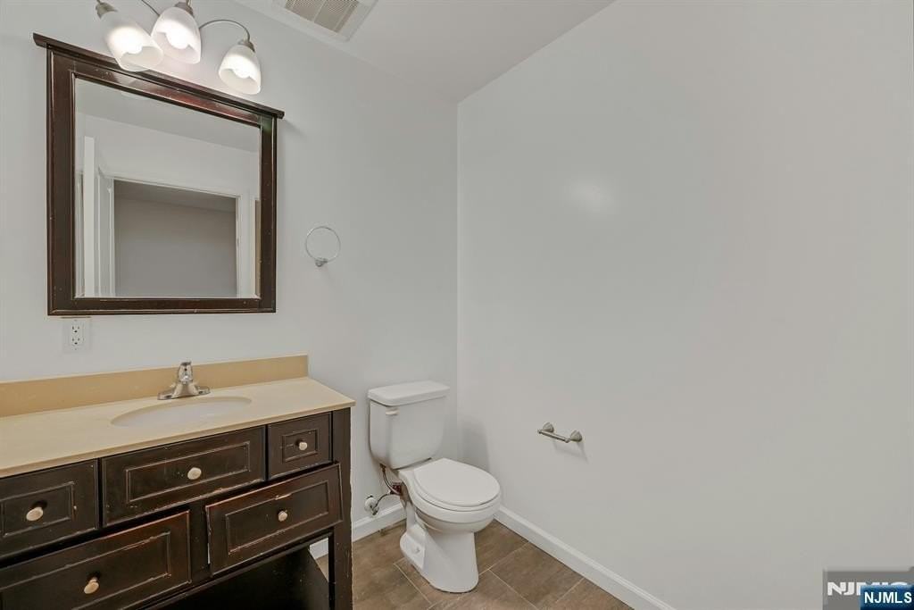 244 James St - Photo 7 of 24