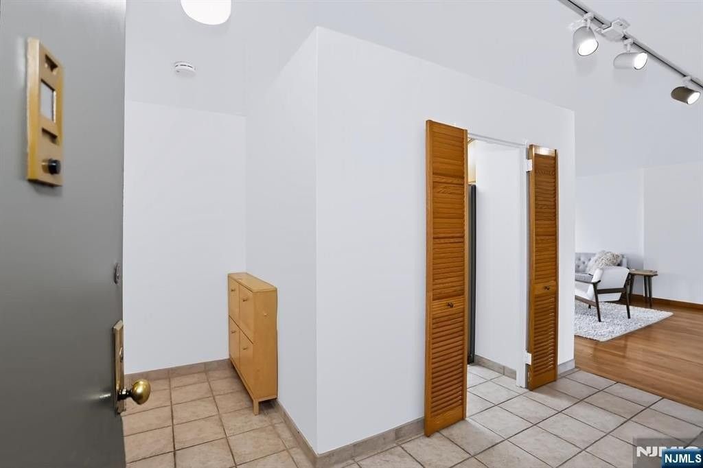 301 Beech St #12A - Photo 3 of 50