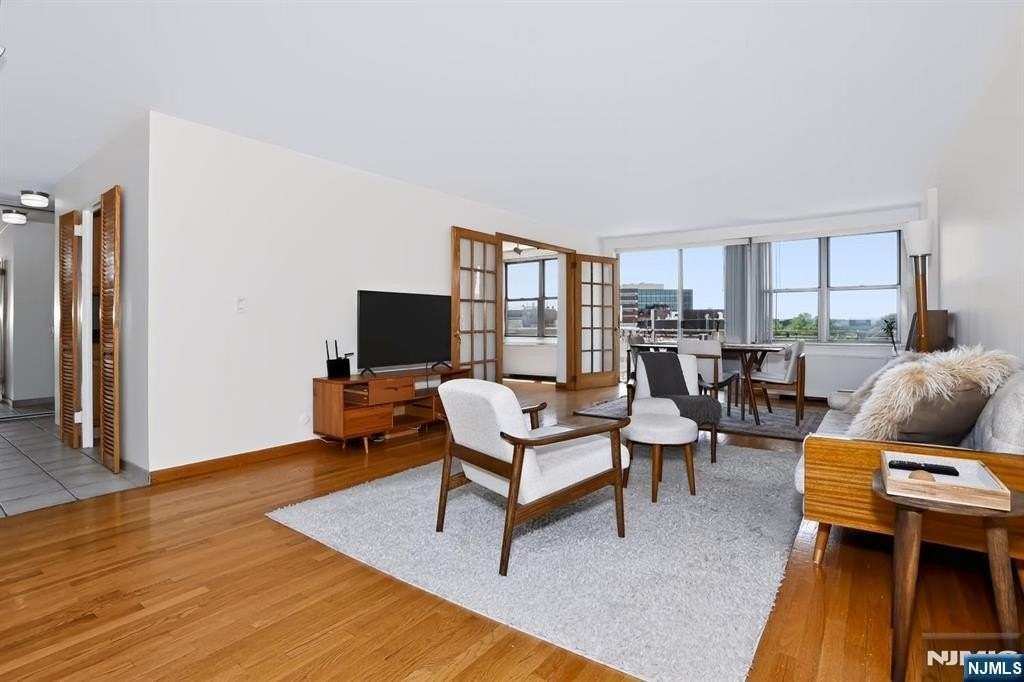 301 Beech St #12A - Photo 6 of 50