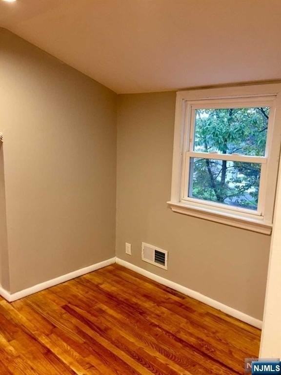 207 Wortendyke Ave - Photo 3 of 12
