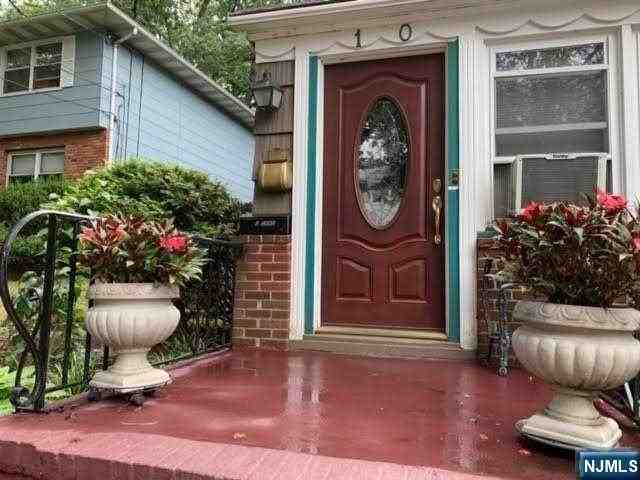 10 Lenox Ave #2ndFL - Photo 2 of 16