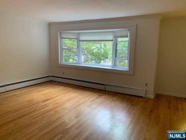 10 Lenox Ave #2ndFL - Photo 3 of 16