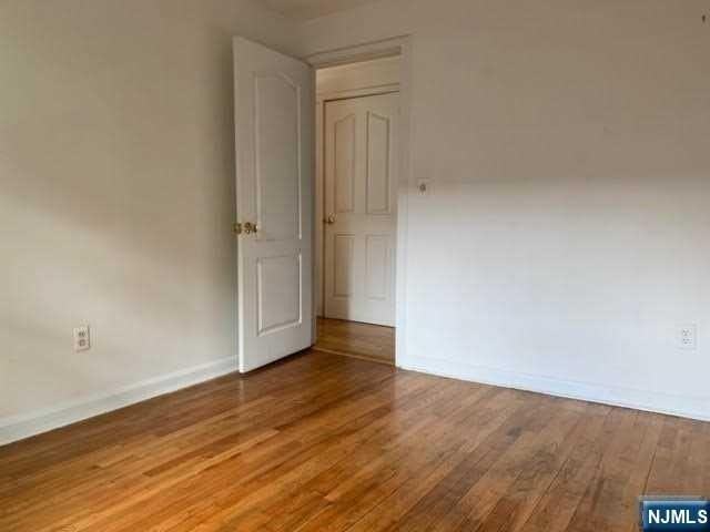 10 Lenox Ave #2ndFL - Photo 5 of 16