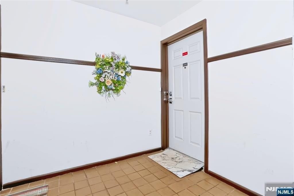 1519 Faulkner Ct #1519 - Photo 5 of 36