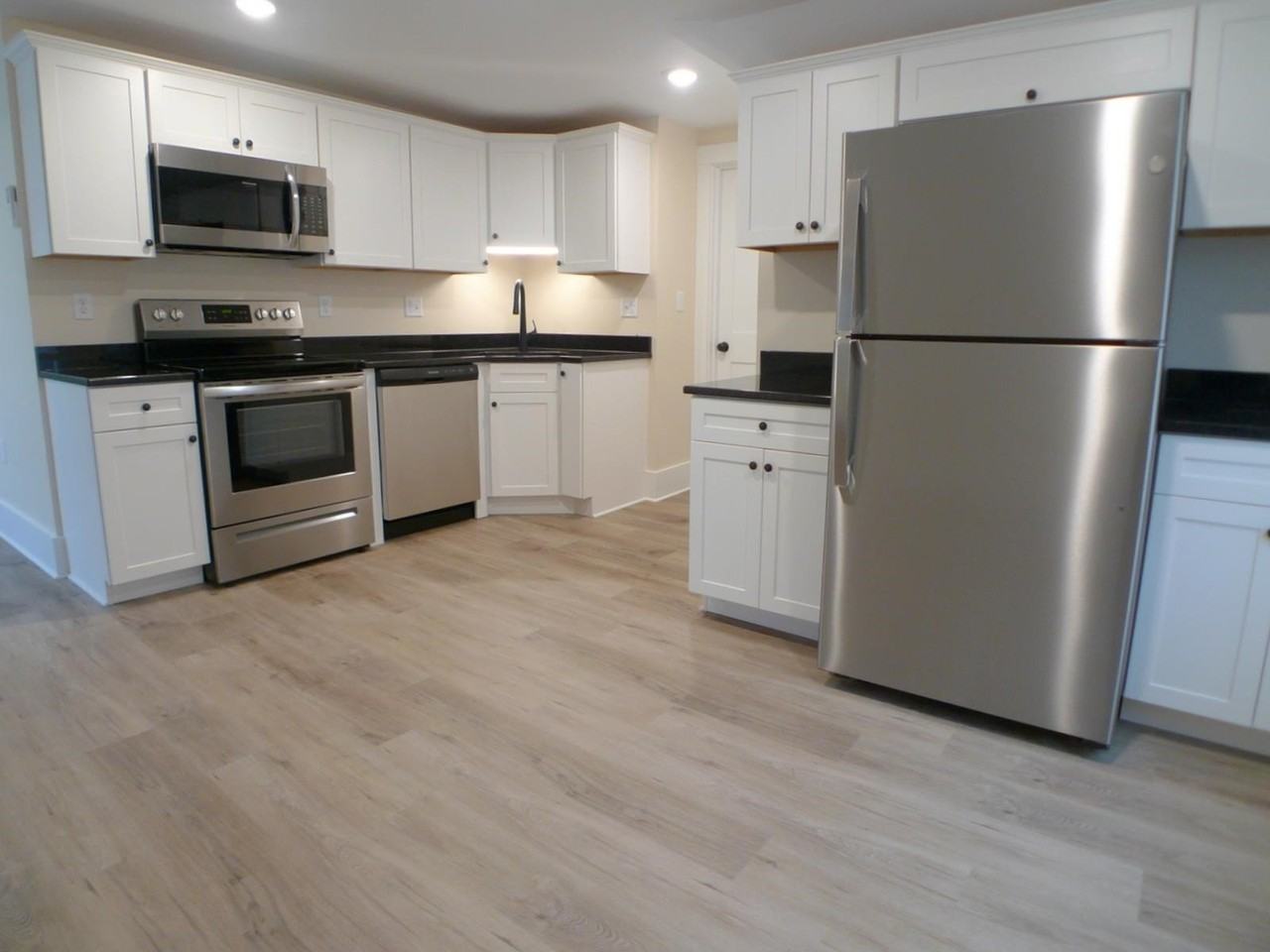 553 Islington St #5 - Photo 6 of 14