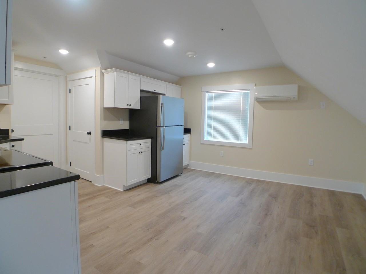 553 Islington St #5 - Photo 7 of 14