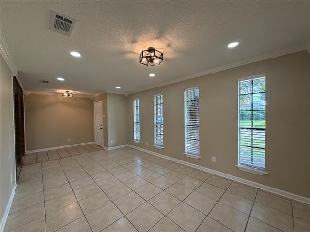 7820 Windward Ct - Photo 2 of 14