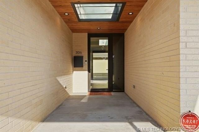 3136 S Utica Ave - Photo 5 of 41