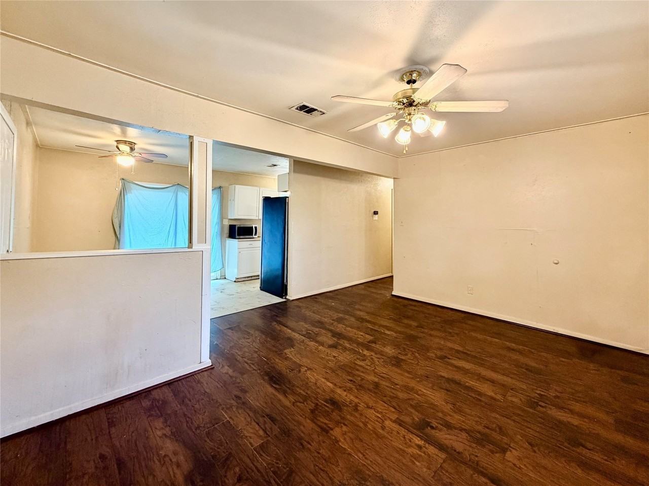 806 S 1st St - Photo 4 of 15