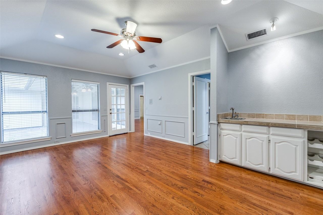 18612 Park Grove Ln - Photo 3 of 24