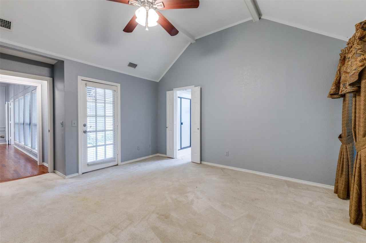 18612 Park Grove Ln - Photo 5 of 24