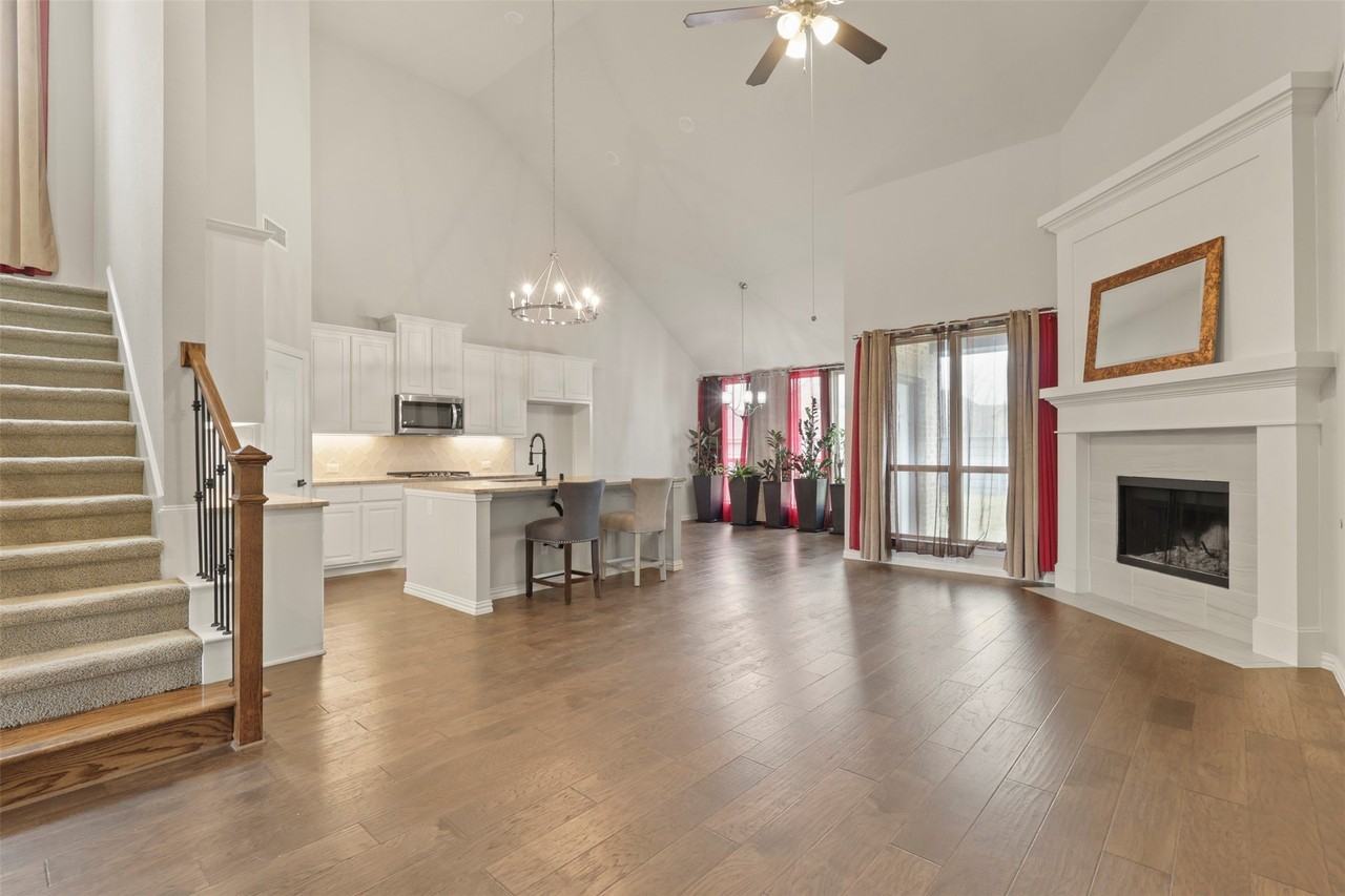 1144 Knoll St - Photo 3 of 37