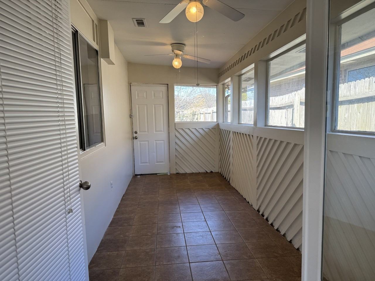 705 Kingsbridge Dr - Photo 5 of 28