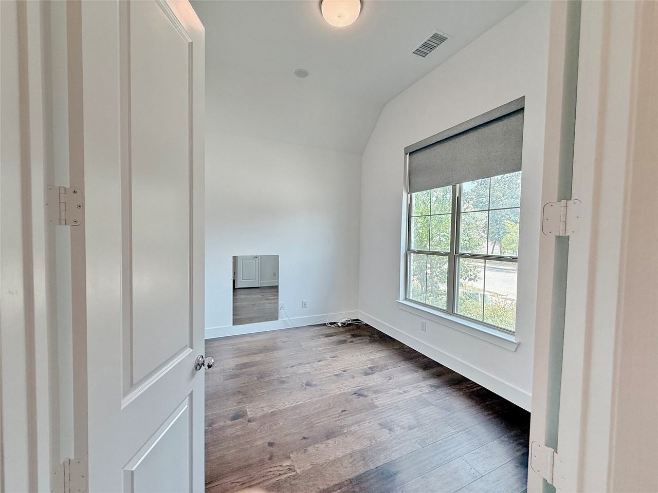 4513 Expedition Dr - Photo 2 of 34