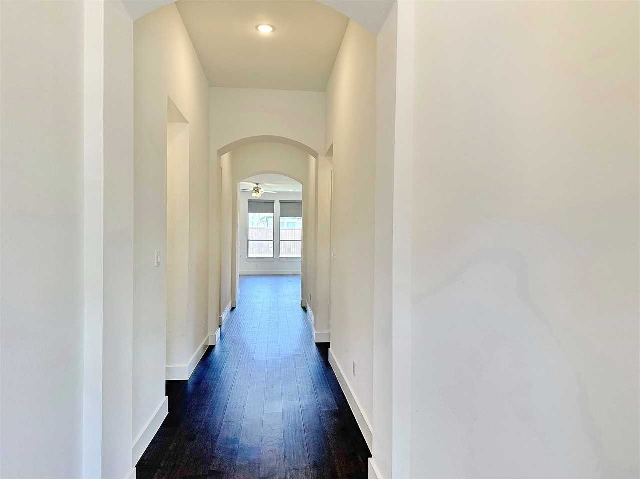 4513 Expedition Dr - Photo 3 of 34