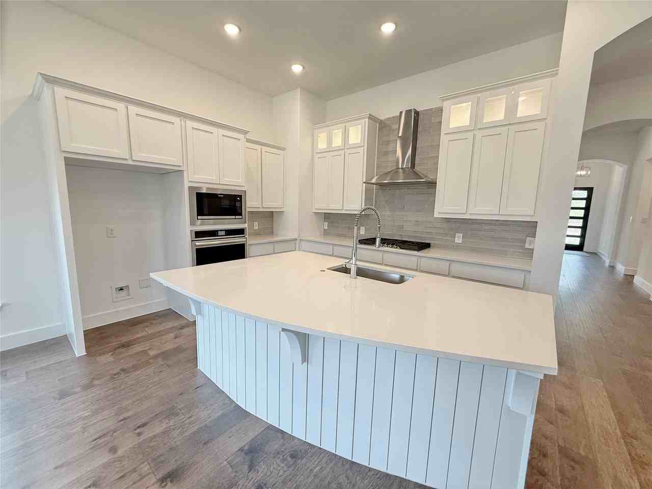 4513 Expedition Dr - Photo 4 of 34