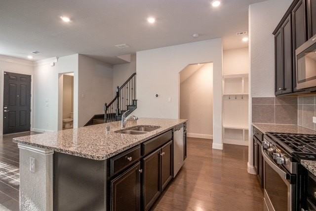 1029 Zachary Way - Photo 6 of 30