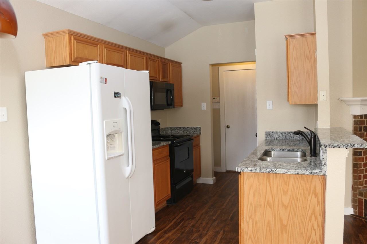 4808 Brookridge Ave - Photo 4 of 25