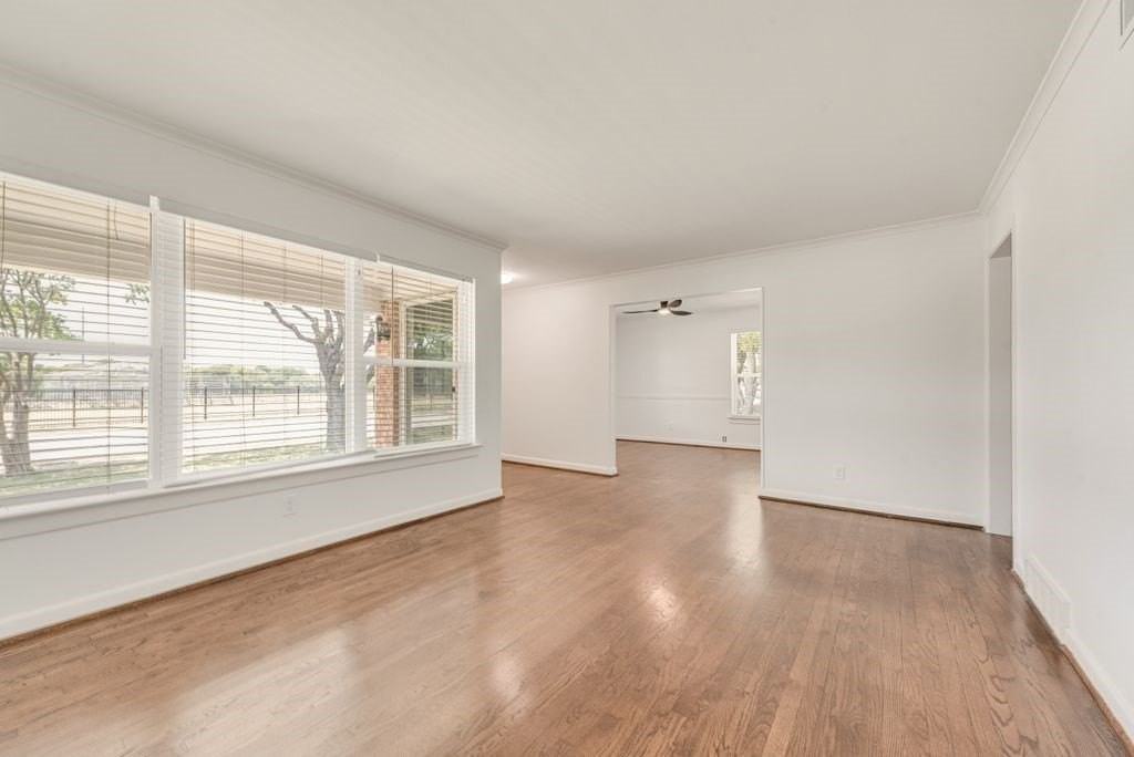 9506 Mercer Dr - Photo 4 of 20