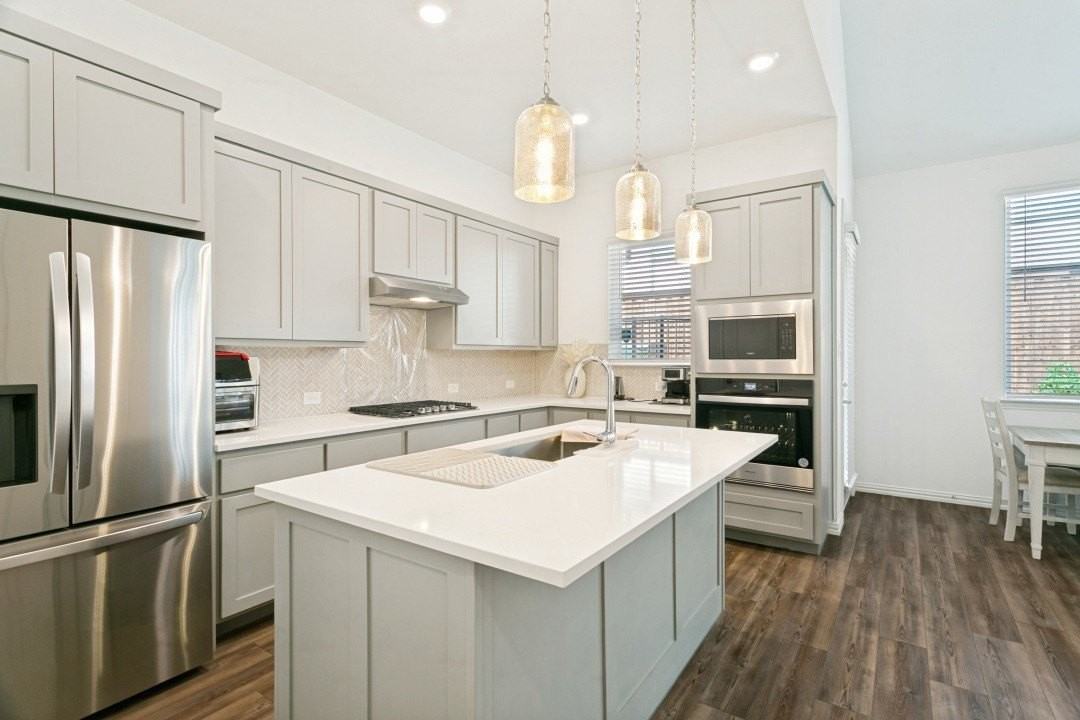 4265 Watson Way - Photo 3 of 37