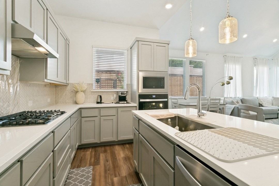 4265 Watson Way - Photo 6 of 37