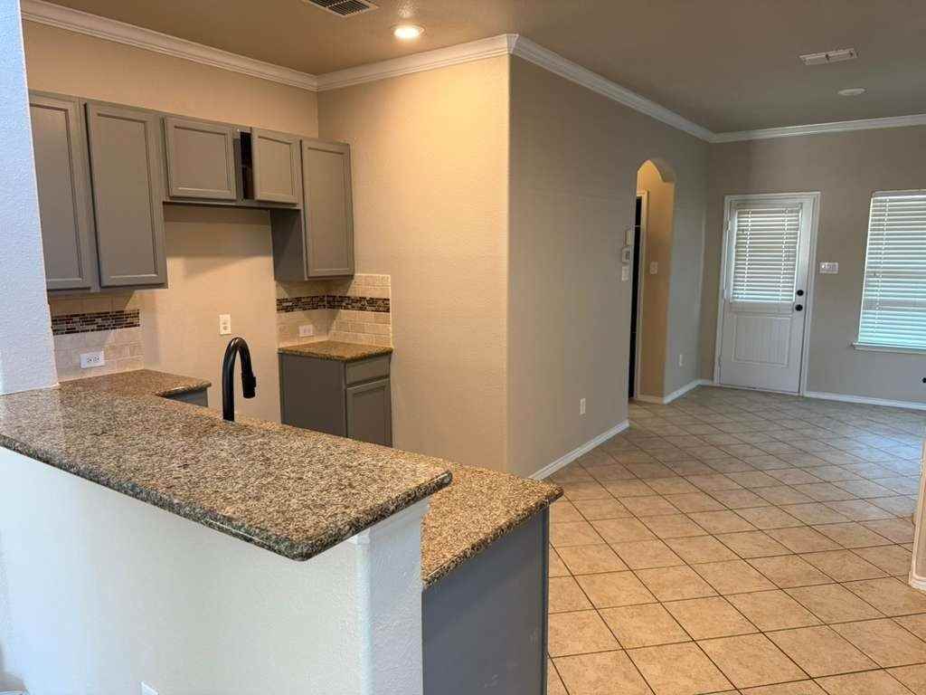 608 Pawnee St - Photo 7 of 17
